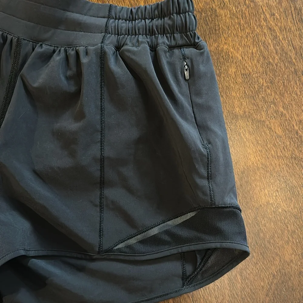 Lululemon Hotty Hot High-Rise Lined Short 4" size 4 in black - Picture 2 of 7
